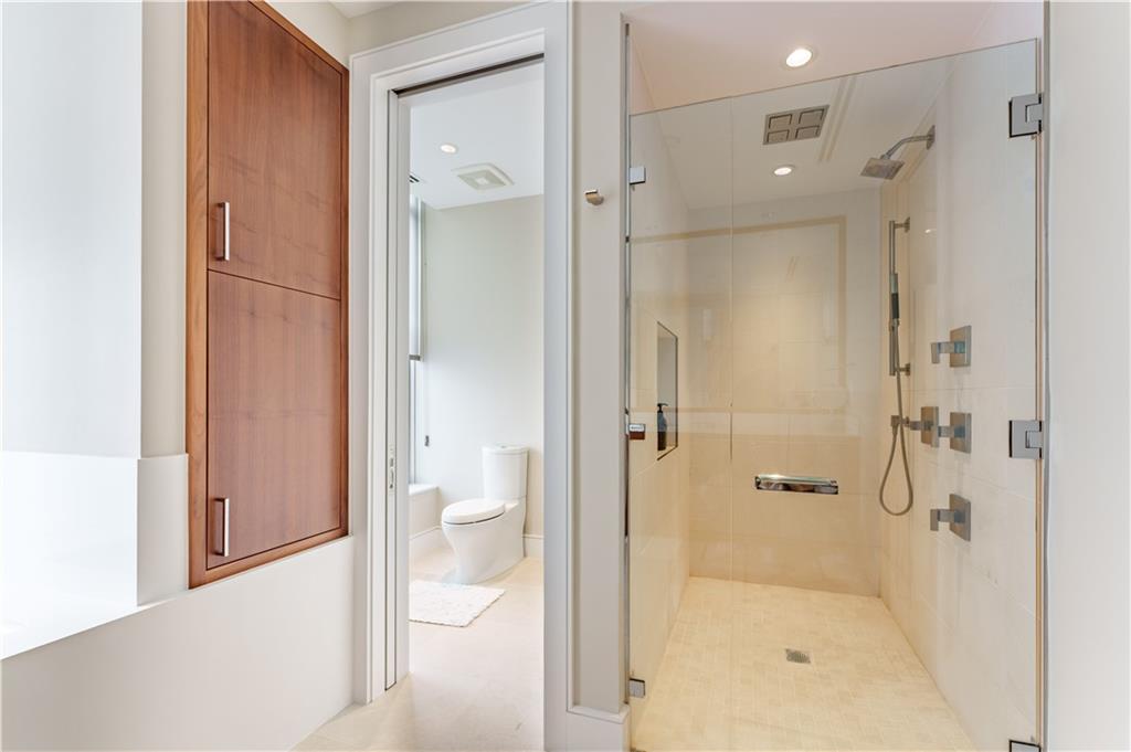 3376 Peachtree Rd #32A Atlanta, GA 30326