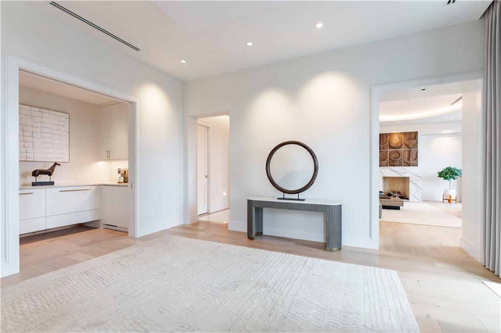 3376 Peachtree Rd #32A Atlanta, GA 30326