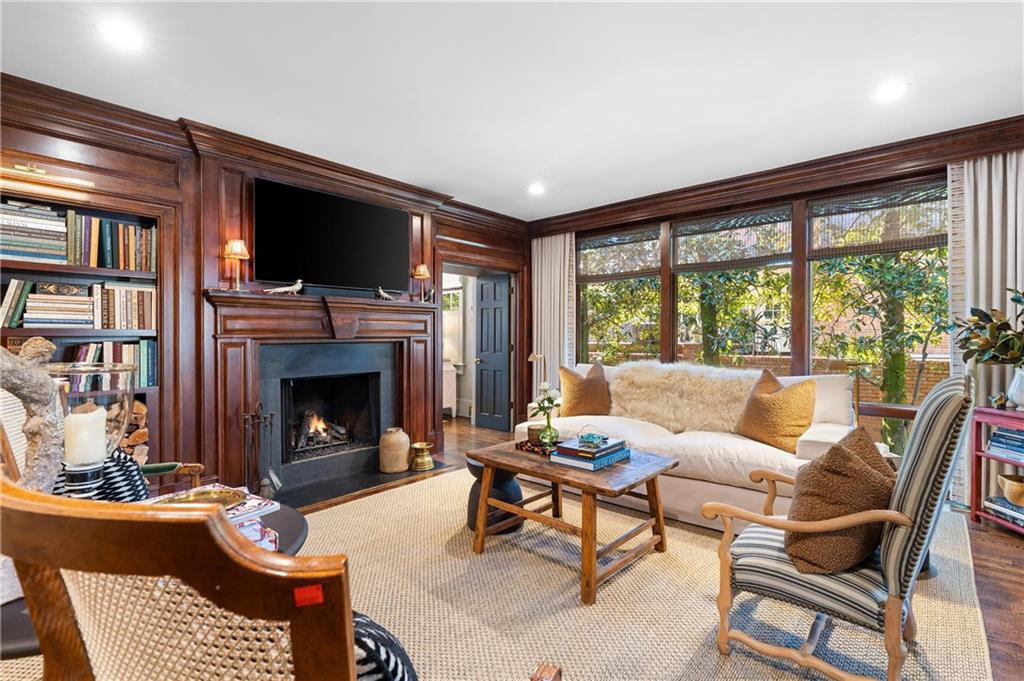 601 Townsend Pl Atlanta, GA 30327