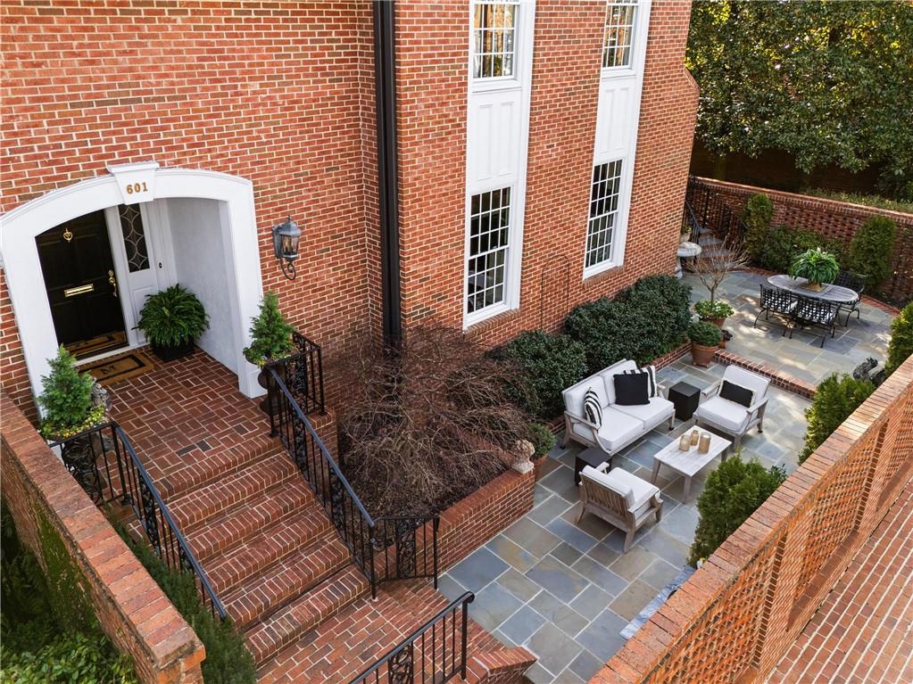 601 Townsend Pl Atlanta, GA 30327