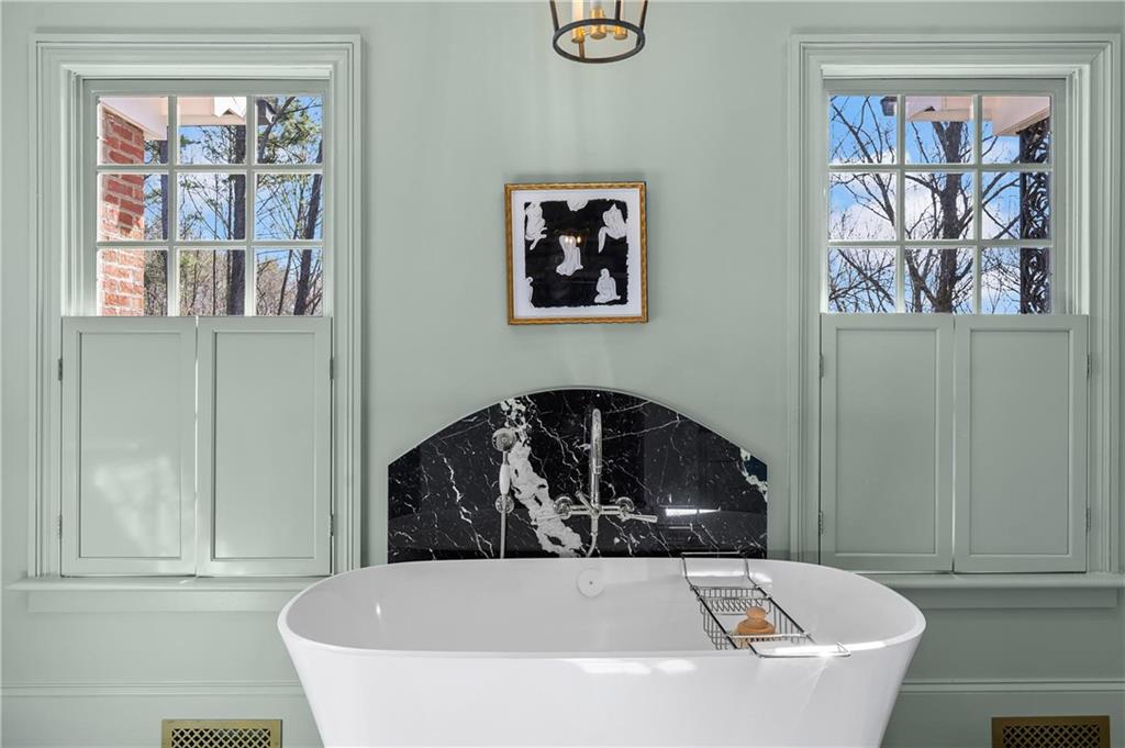 601 Townsend Pl Atlanta, GA 30327