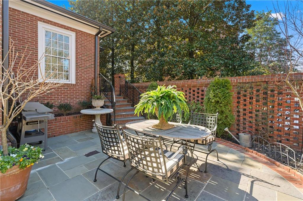 601 Townsend Pl Atlanta, GA 30327