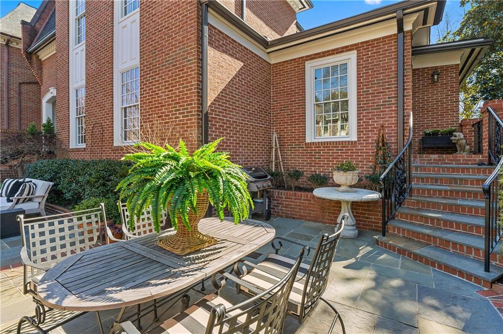 601 Townsend Pl Atlanta, GA 30327