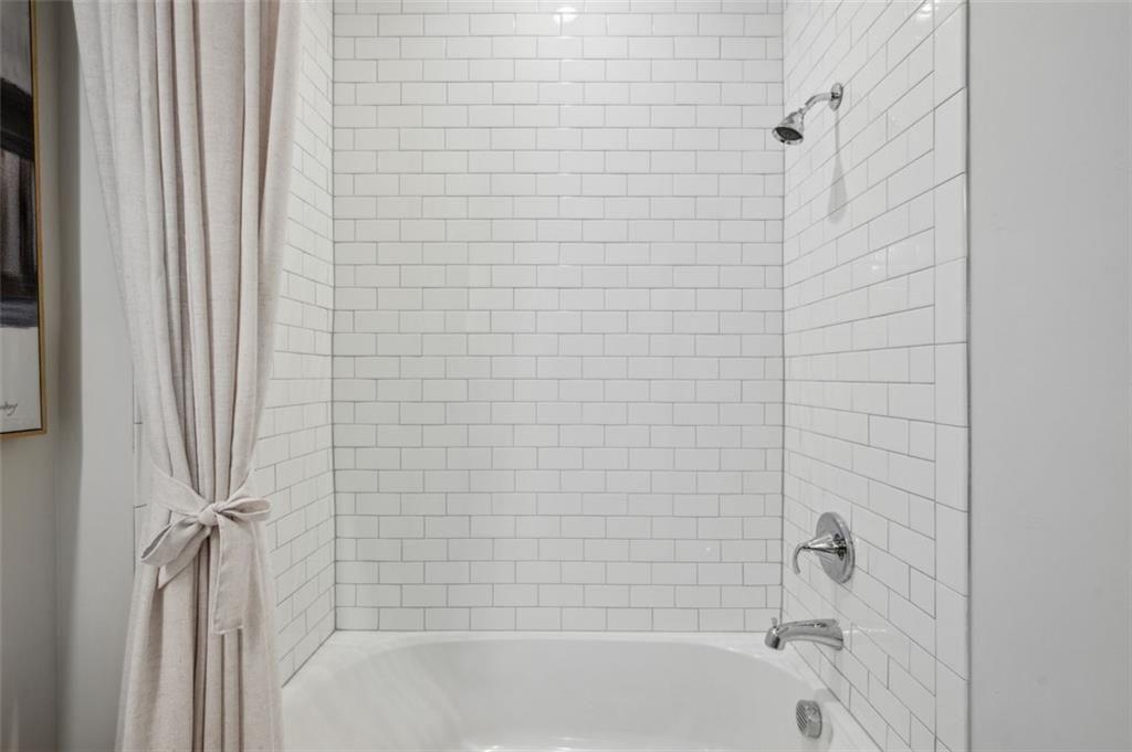 2090 Emmet Park Ln #425 Decatur, GA 30033