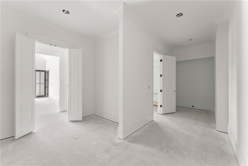 5071 Kings Close Alpharetta, GA 30004 5071 Kings Close Alpharetta, GA 30004