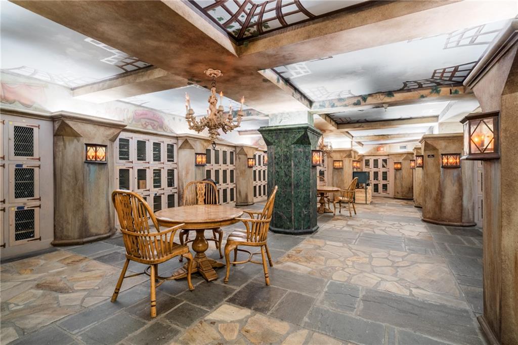 2660 Peachtree Rd #22E Atlanta, GA 30305