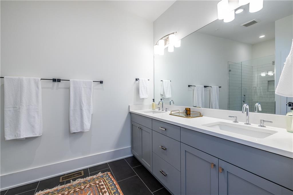 812 W College Ave Decatur, GA 30030