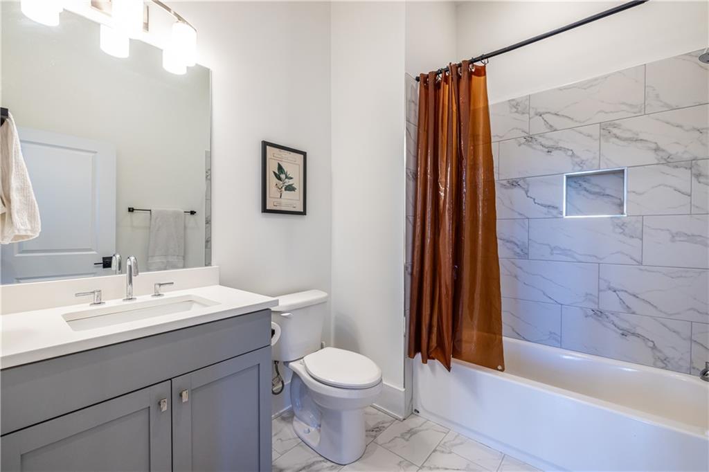 812 W College Ave Decatur, GA 30030