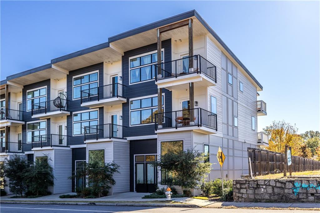 812 W College Ave Decatur, GA 30030