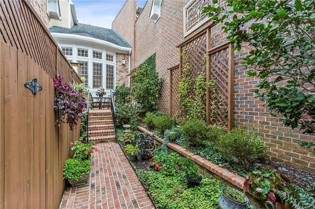 2289 Ivy Crst Ln Atlanta, GA 30339