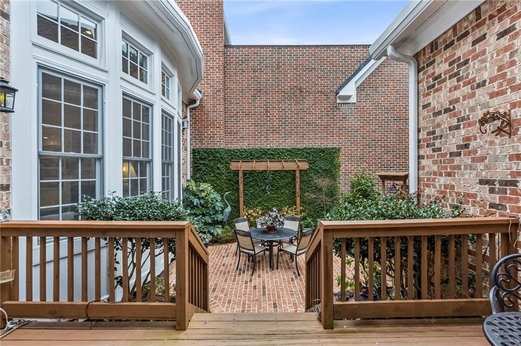 2289 Ivy Crst Ln Atlanta, GA 30339