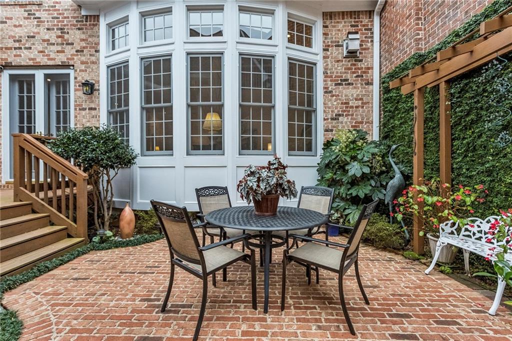 2289 Ivy Crst Ln Atlanta, GA 30339