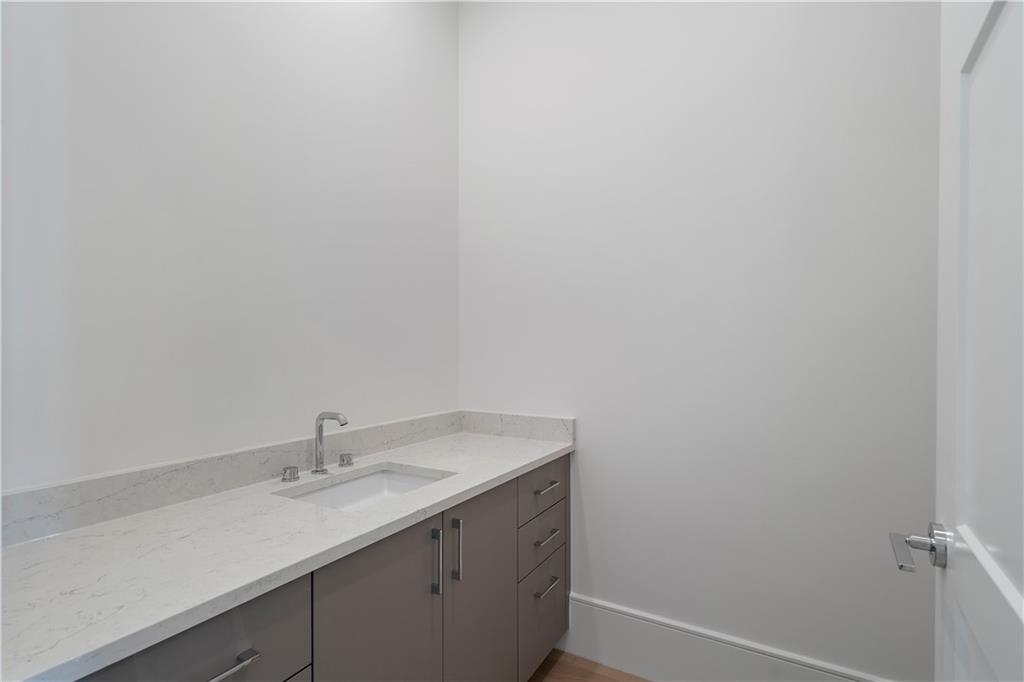 2425 Peachtree Rd #1806 Atlanta, GA 30305