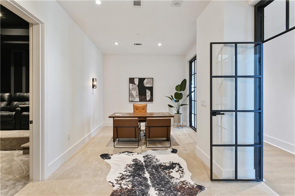 3107 Peachtree Rd #PH2003 Atlanta, GA 30305