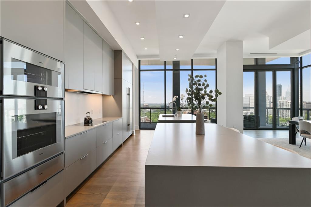 3107 Peachtree Rd #PH2003 Atlanta, GA 30305