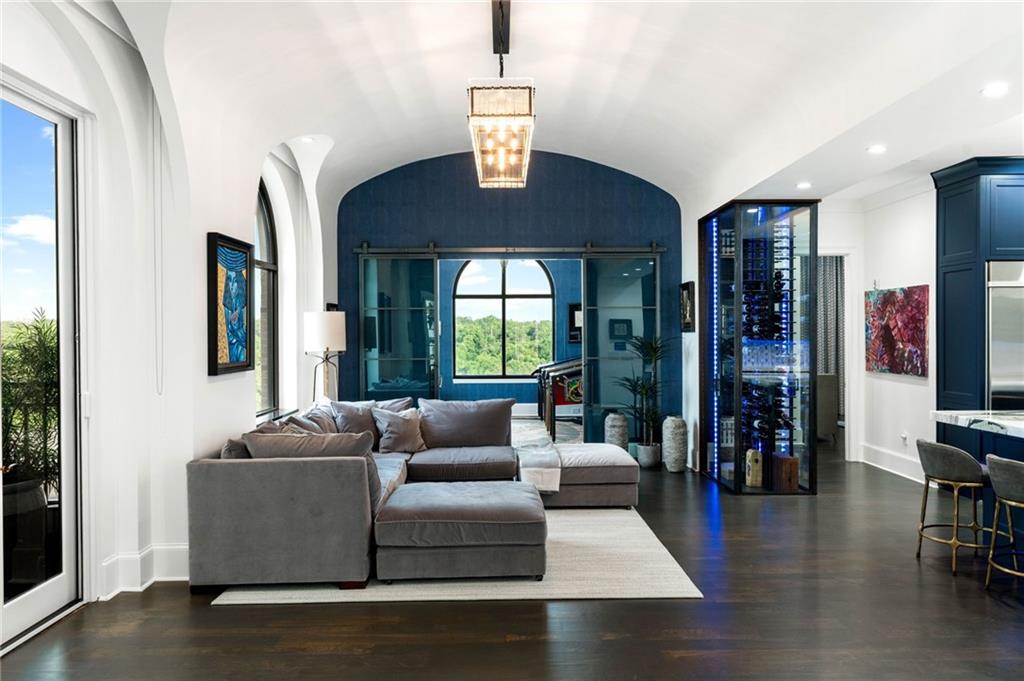 3286 Northside Pkwy #PH2 Atlanta, GA 30327