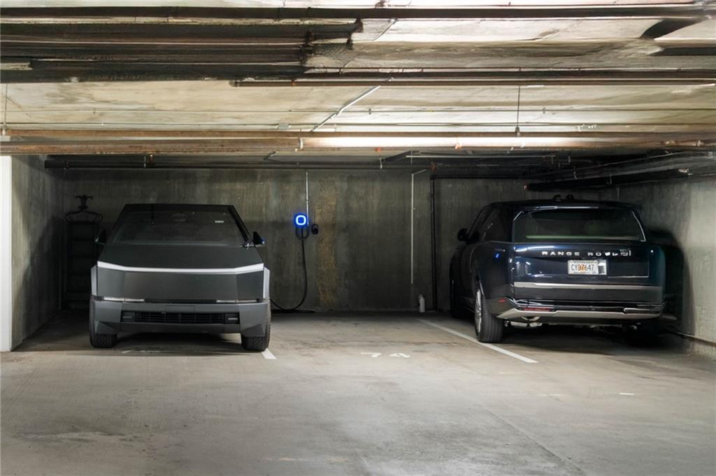 3286 Northside Pkwy #PH2 Atlanta, GA 30327