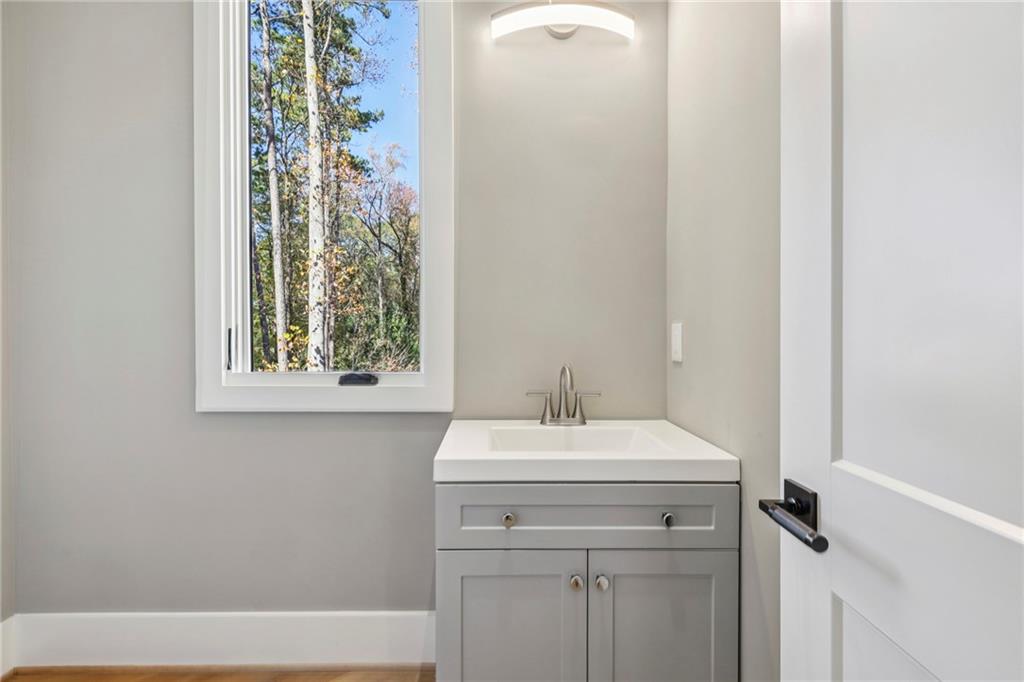 825 Kenry Ct Atlanta, GA 30342