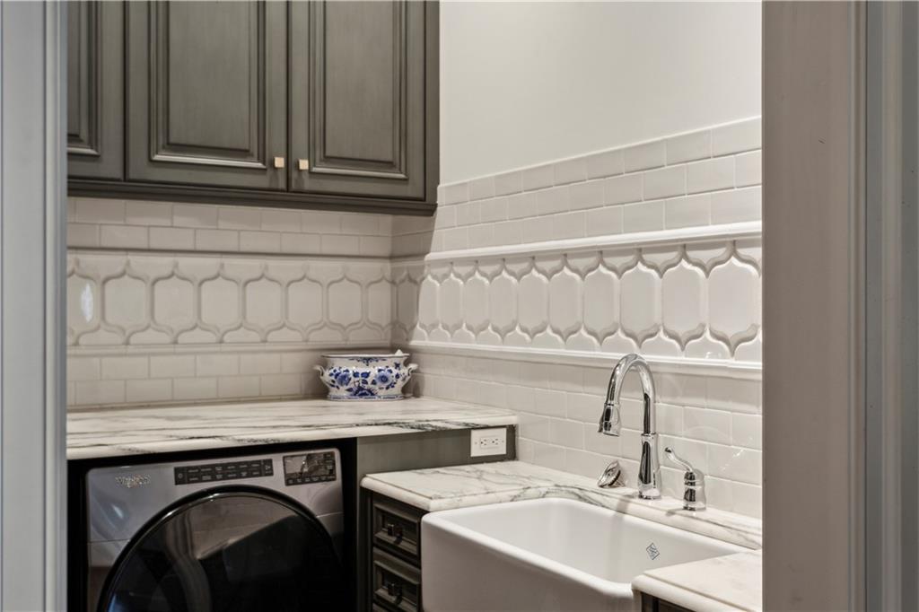 2440 Peachtree Rd #6 Atlanta, GA 30305