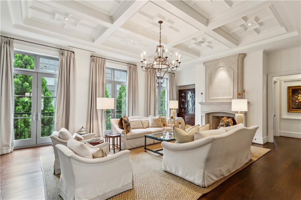 2440 Peachtree Rd #6 Atlanta, GA 30305