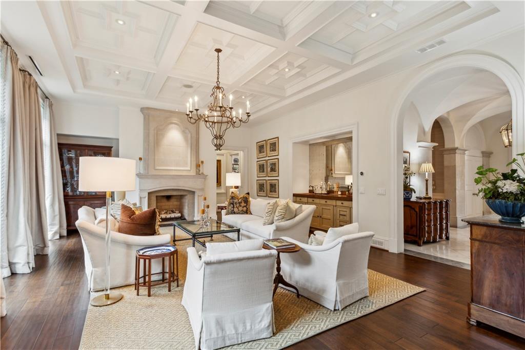 2440 Peachtree Rd #6 Atlanta, GA 30305