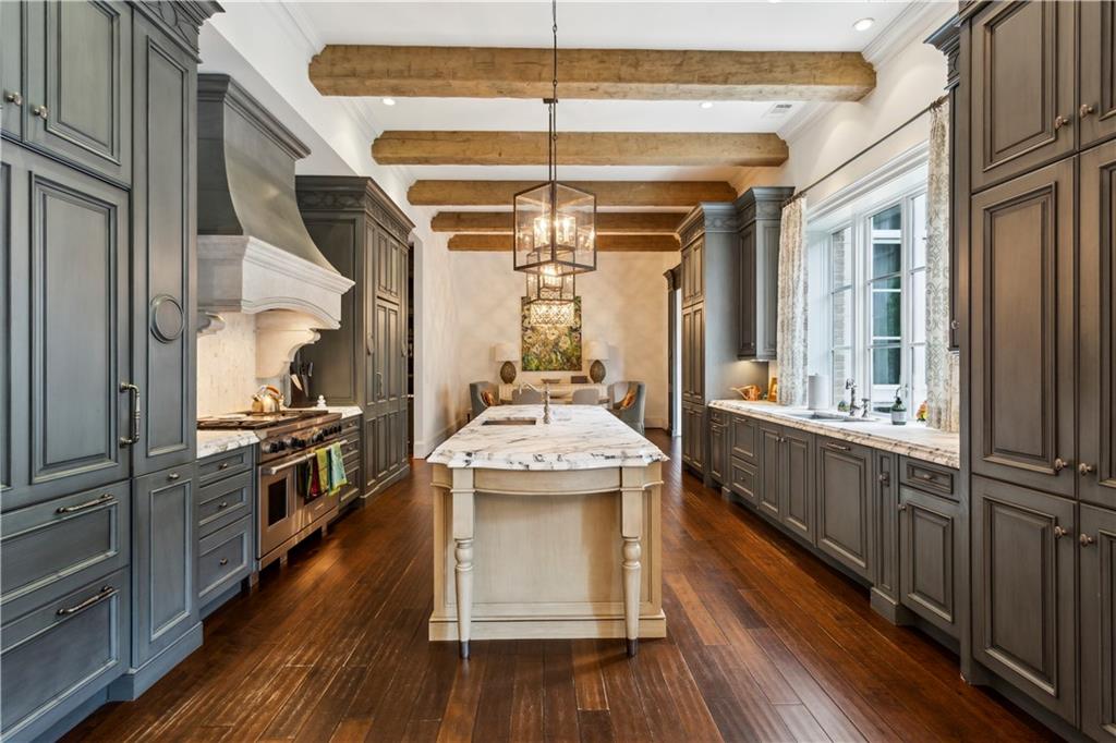 2440 Peachtree Rd #6 Atlanta, GA 30305