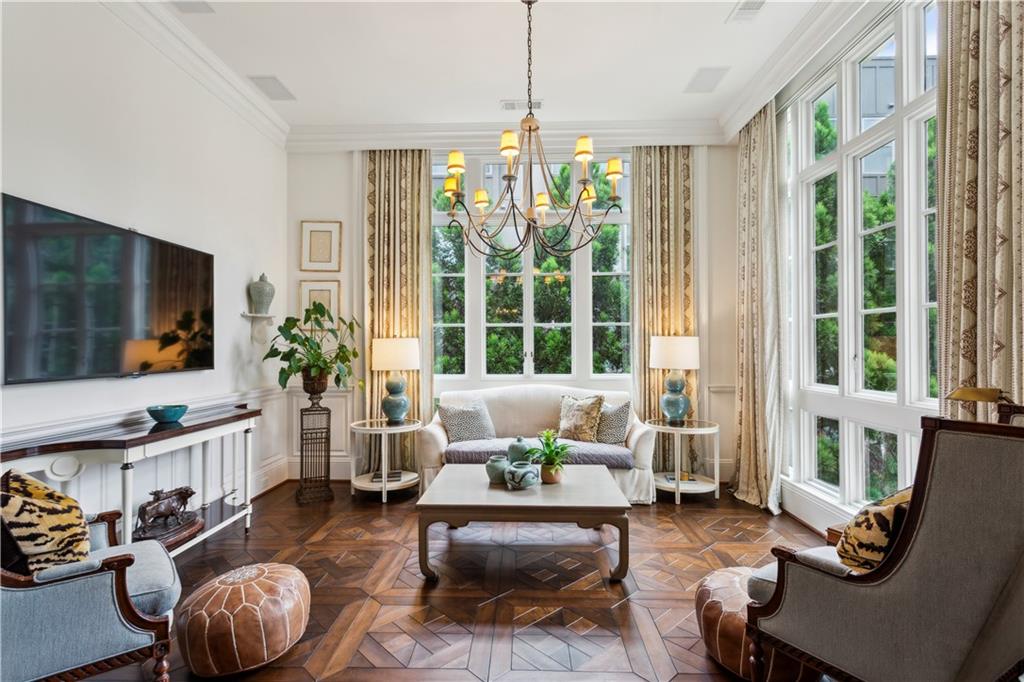 2440 Peachtree Rd #6 Atlanta, GA 30305