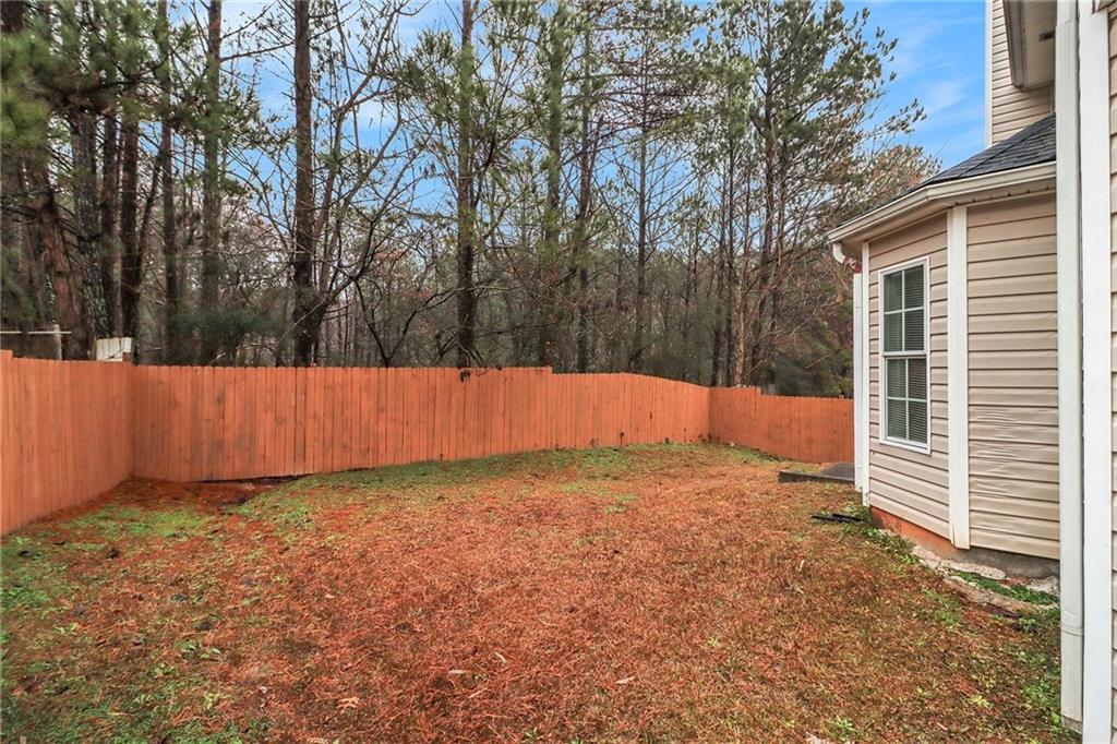 5863 Three Lks Dr Atlanta, GA 30349