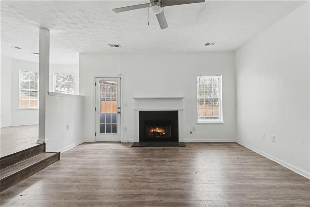 5863 Three Lks Dr Atlanta, GA 30349