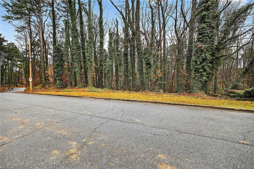 Glenview Dr Atlanta, GA 30331