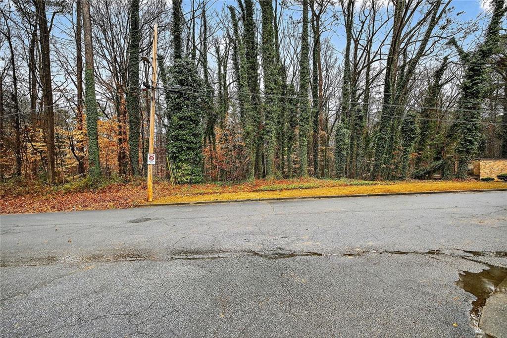 Glenview Dr Atlanta, GA 30331