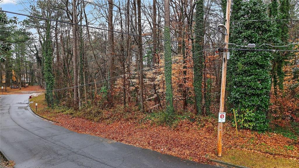 01 Glenview Dr Atlanta, GA 30331