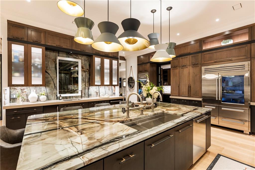 211 N Esplanade Alpharetta, GA 30009 211 N Esplanade Alpharetta, GA 30009
