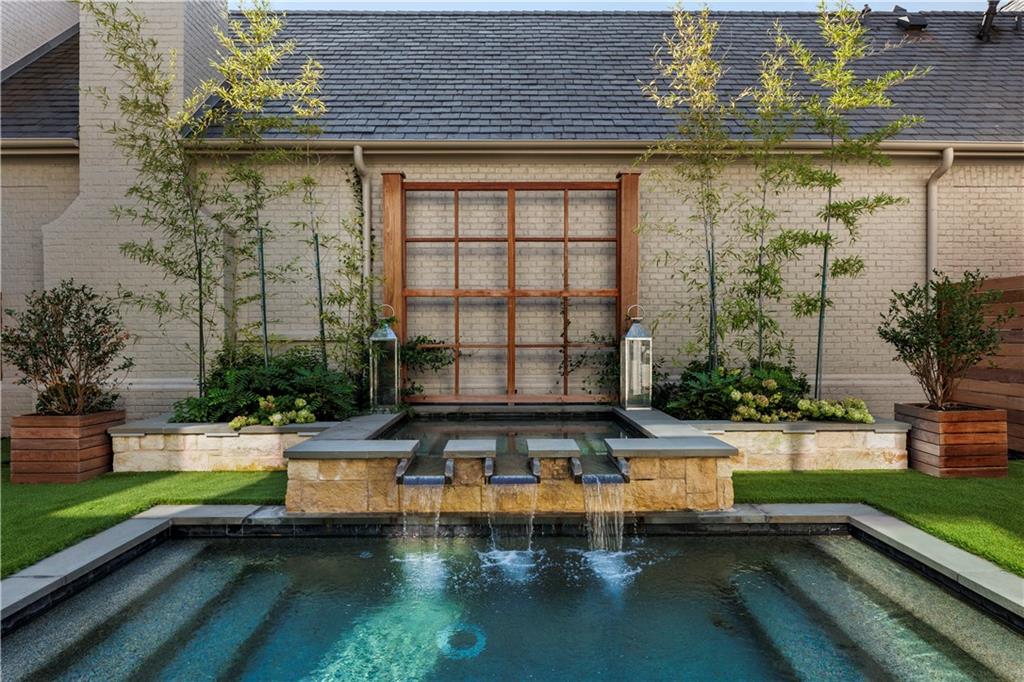 211 N Esplanade Alpharetta, GA 30009 211 N Esplanade Alpharetta, GA 30009