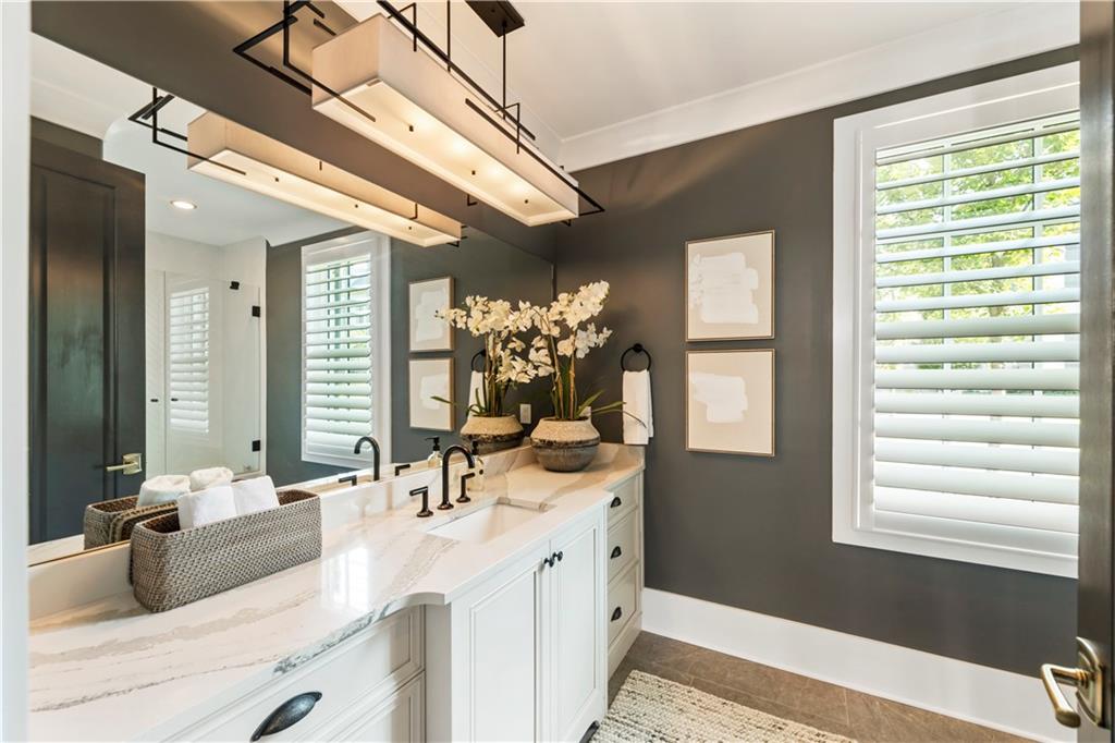211 N Esplanade Alpharetta, GA 30009 211 N Esplanade Alpharetta, GA 30009