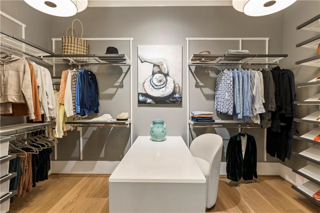 211 N Esplanade Alpharetta, GA 30009 211 N Esplanade Alpharetta, GA 30009