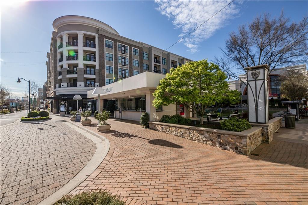 211 N Esplanade Alpharetta, GA 30009 211 N Esplanade Alpharetta, GA 30009