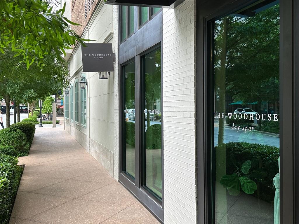 211 N Esplanade Alpharetta, GA 30009 211 N Esplanade Alpharetta, GA 30009