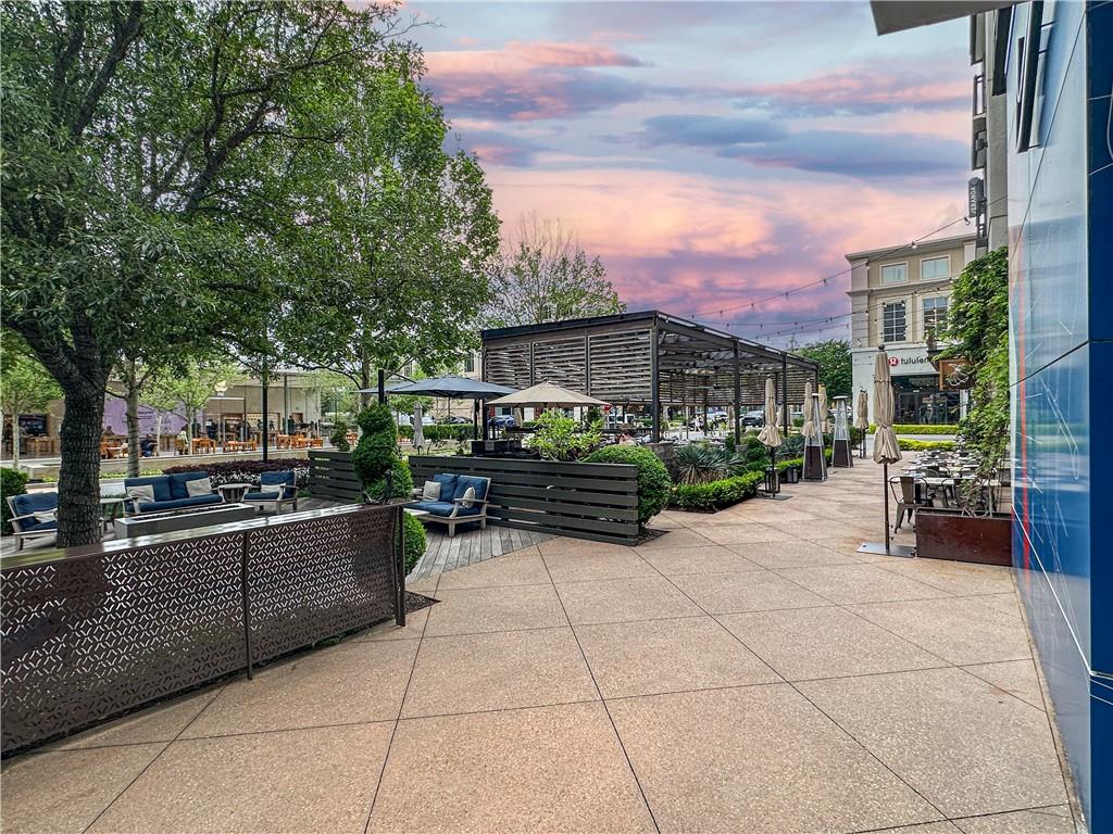211 N Esplanade Alpharetta, GA 30009 211 N Esplanade Alpharetta, GA 30009