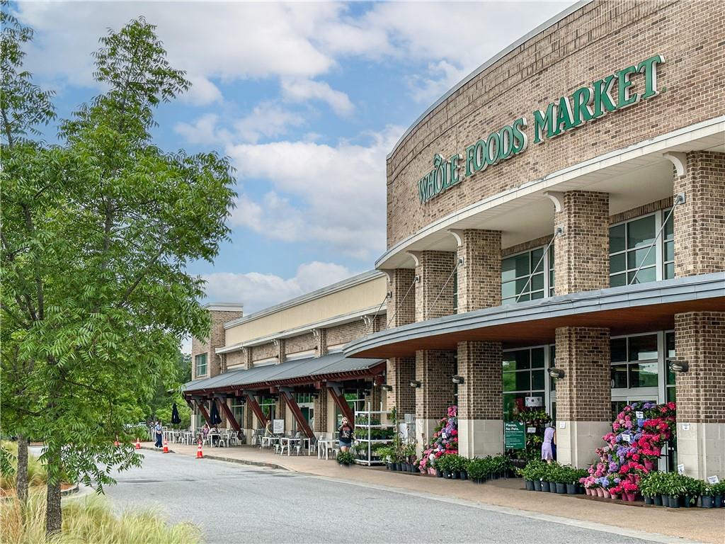211 N Esplanade Alpharetta, GA 30009 211 N Esplanade Alpharetta, GA 30009