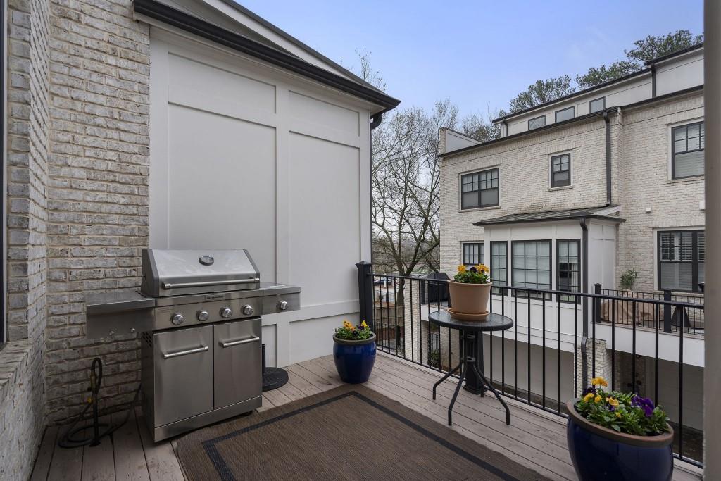 18 Peachtree Ave #5 Atlanta, GA 30305