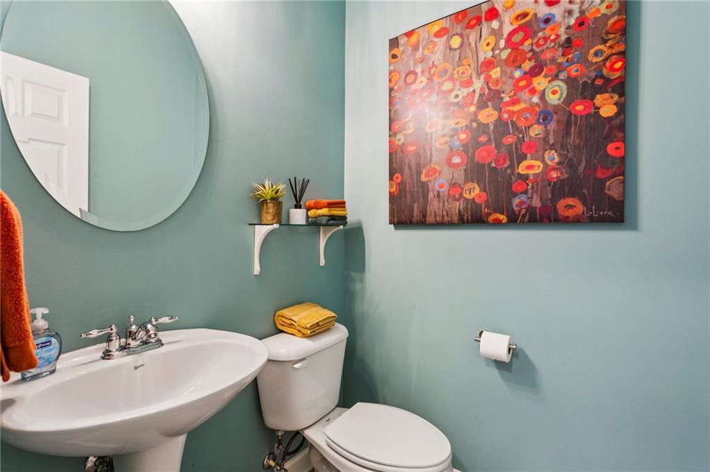 1972 Cobblestone Cir Atlanta, GA 30319