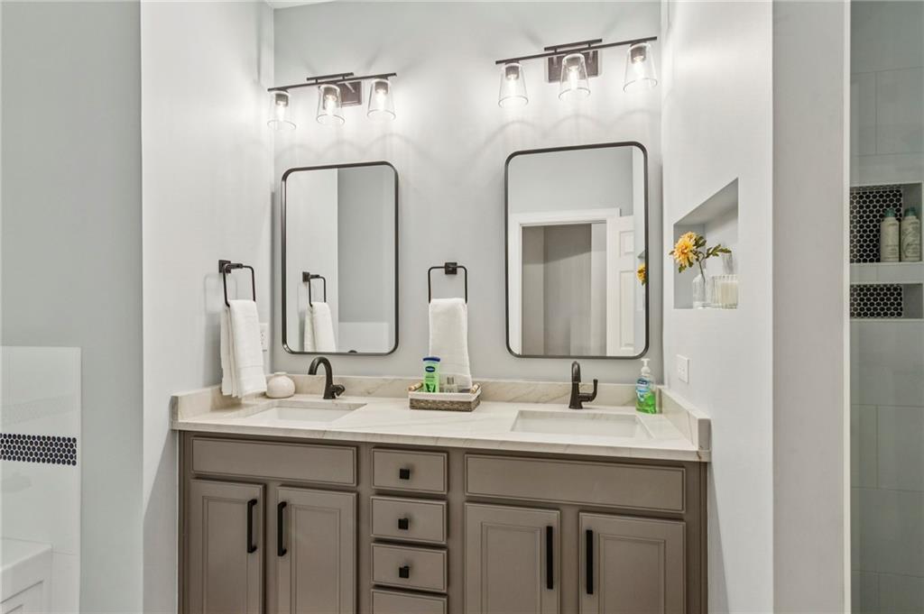 1972 Cobblestone Cir Atlanta, GA 30319