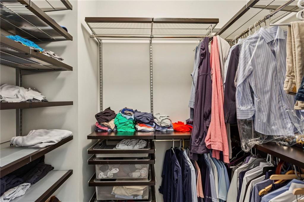 1972 Cobblestone Cir Atlanta, GA 30319