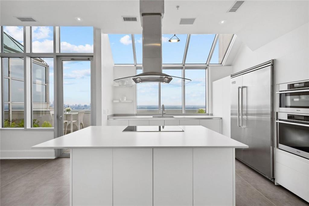 2828 Peachtree Rd #P 3300 Atlanta, GA 30305