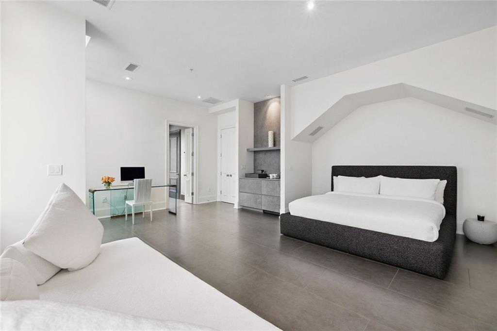 2828 Peachtree Rd #P 3300 Atlanta, GA 30305