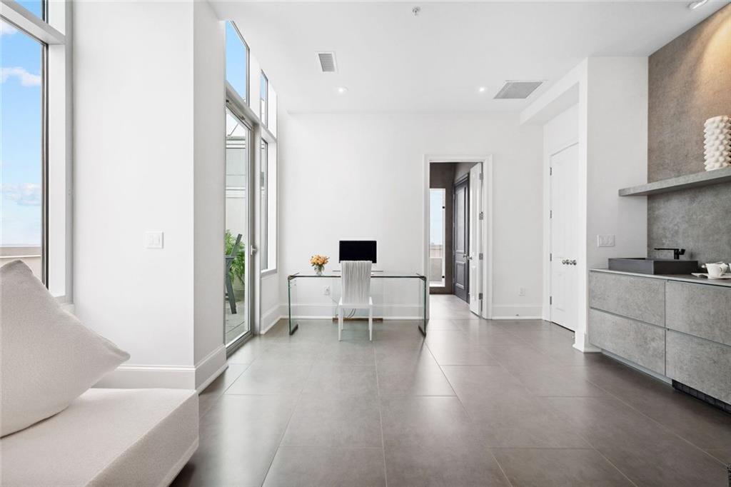 2828 Peachtree Rd #P 3300 Atlanta, GA 30305