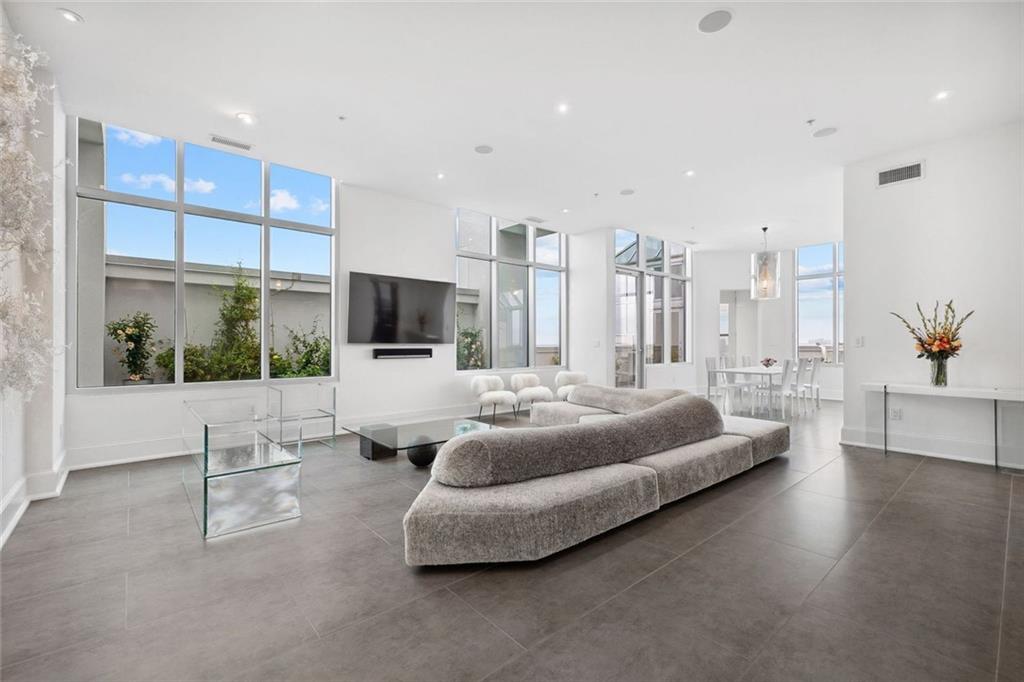 2828 Peachtree Rd #P 3300 Atlanta, GA 30305