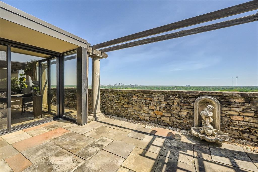 147 15th St #16C Atlanta, GA 30309