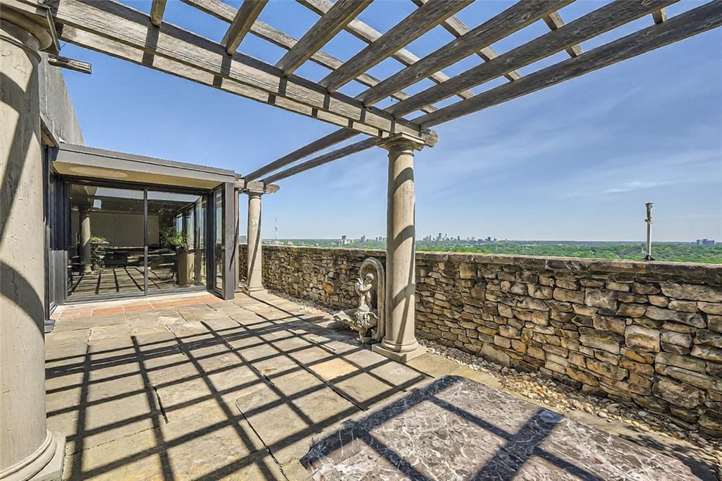 147 15th St #16C Atlanta, GA 30309